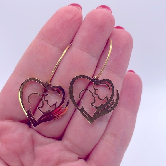 18k Gold Plated Heart Hollow Motherly Love Earrings - Picture 2 of 6